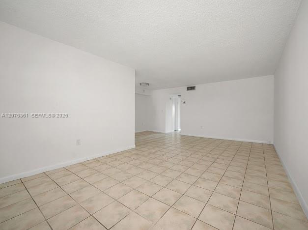 Building Photo - 7620 Carlyle Ave