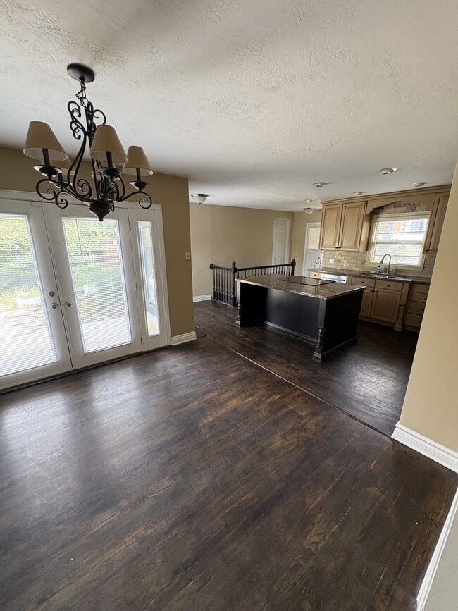 Building Photo - 2395 Bernadine Dr