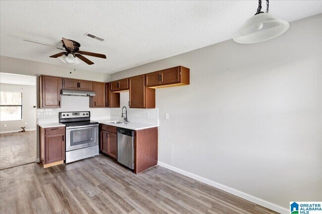 Building Photo - 2111 Pentland Dr