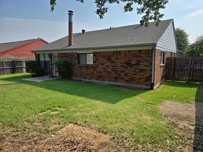 Building Photo - Bright & Spacious 3-Bedroom Home in Flower...