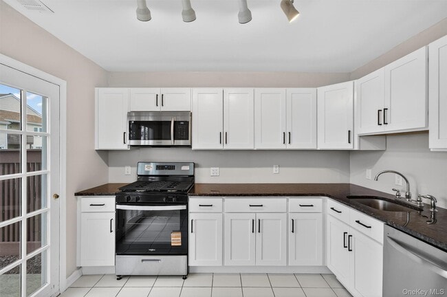 Building Photo - 3304 Whispering Hills Dr