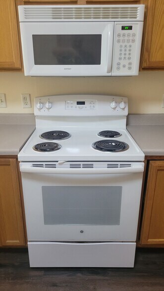 Building Photo - 6655 Windsor Commons Ave