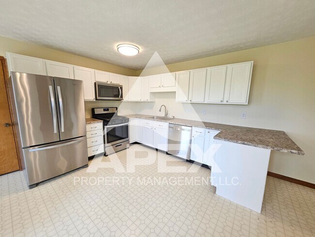 Building Photo - Beautiful 3 Bd/2 Ba Brick Single Family Home w/2-Car Garage in Powell!