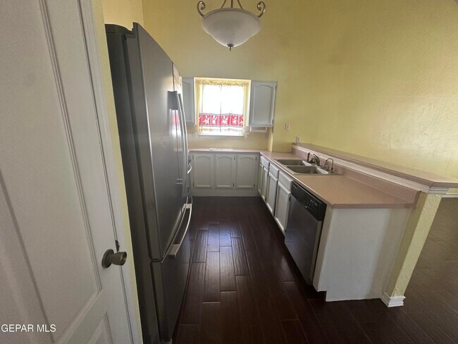 Building Photo - 408 Hadley Pl