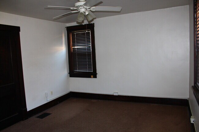 Building Photo - 749 Hampshire Ave