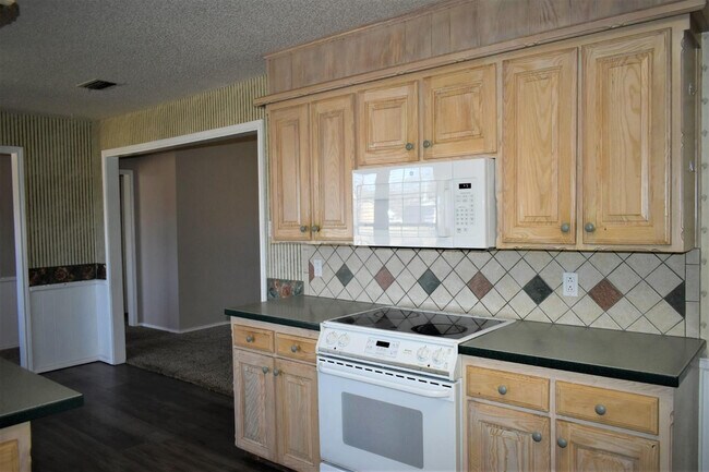 Building Photo - 8405 Fremont Ave