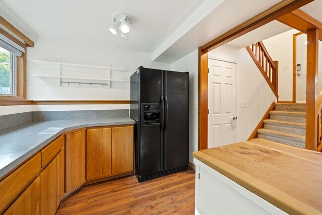 Building Photo - 9394 SE Mason Cir