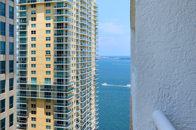 Building Photo - 1200 Brickell Bay Dr