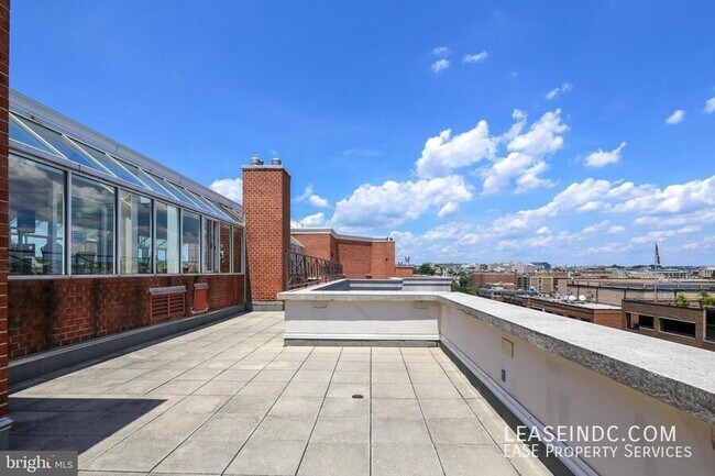 Building Photo - 1230 23rd St NW