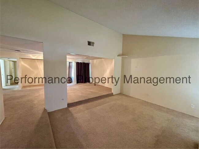 Building Photo - Spacious 3 Bed/2 Bath NE Bakersfield Home w/ RBP & $0 Deposit Option