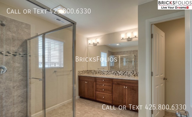 Building Photo - Your Puyallup Dream Home is Here – Open Layout, amazing Kitchen & More