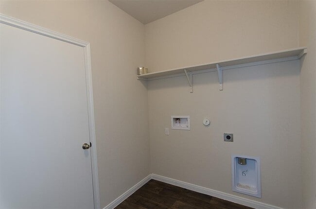 Building Photo - 117 Naset Dr