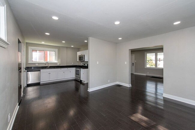 Building Photo - NORTH COLLEGE HILL -  Stunning remodel 3be...
