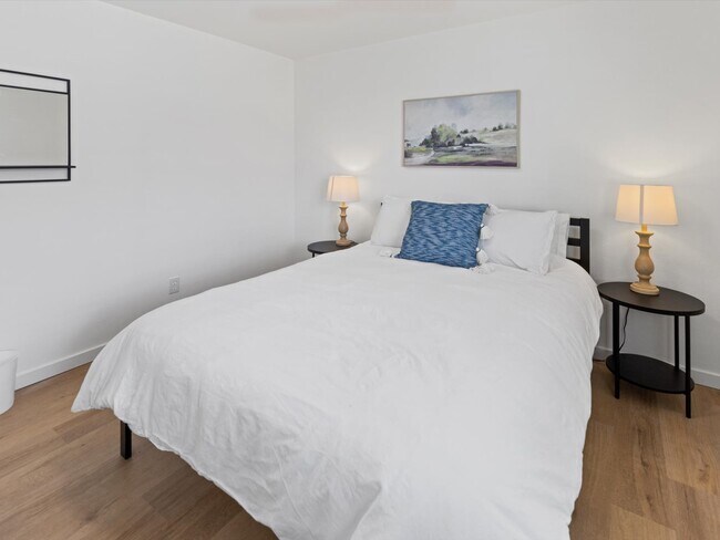 Building Photo - 4899 Sonata Dr