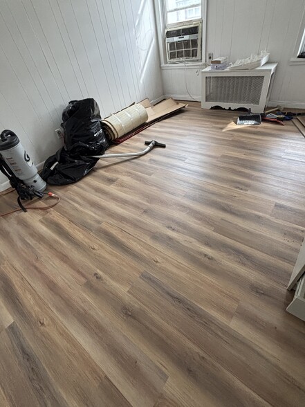 Building Photo - 10 Anderson St