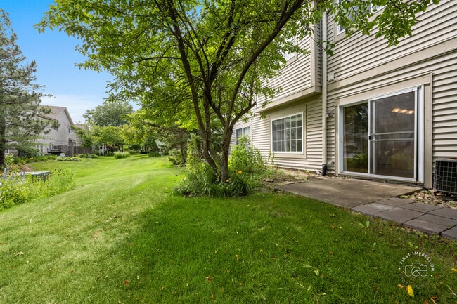 Building Photo - 2218 Rockefeller Dr