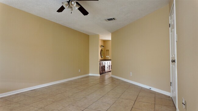 Building Photo - 7003 Glen Rosa Dr