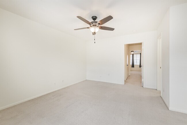 Building Photo - 2505 Watertown Mall St