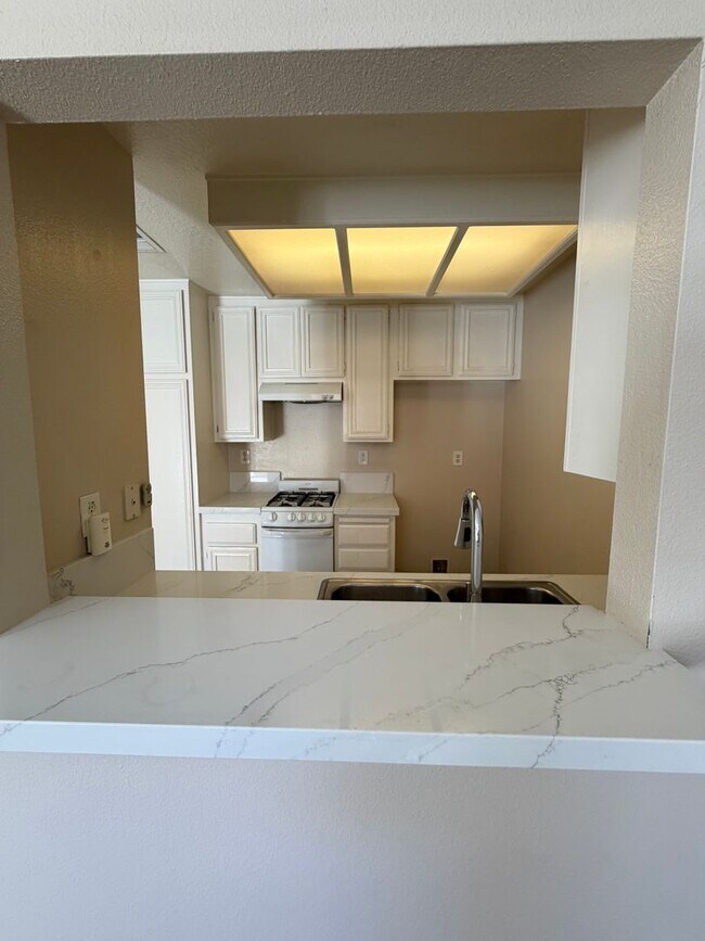 Building Photo - 79 Gaviota