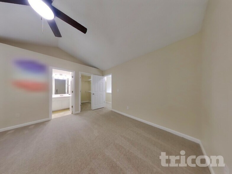 Building Photo - 3853 Sunview Dr NW