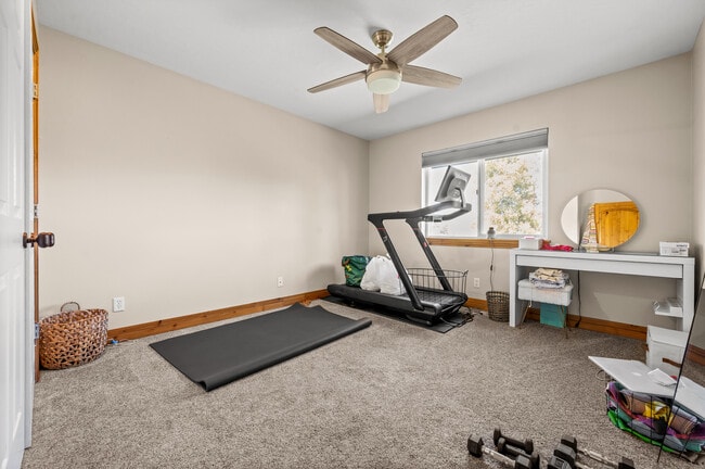 Building Photo - 1702 Cutter Ln