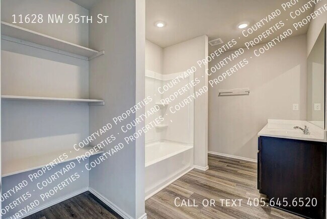 Building Photo - 11628 NW 95th St
