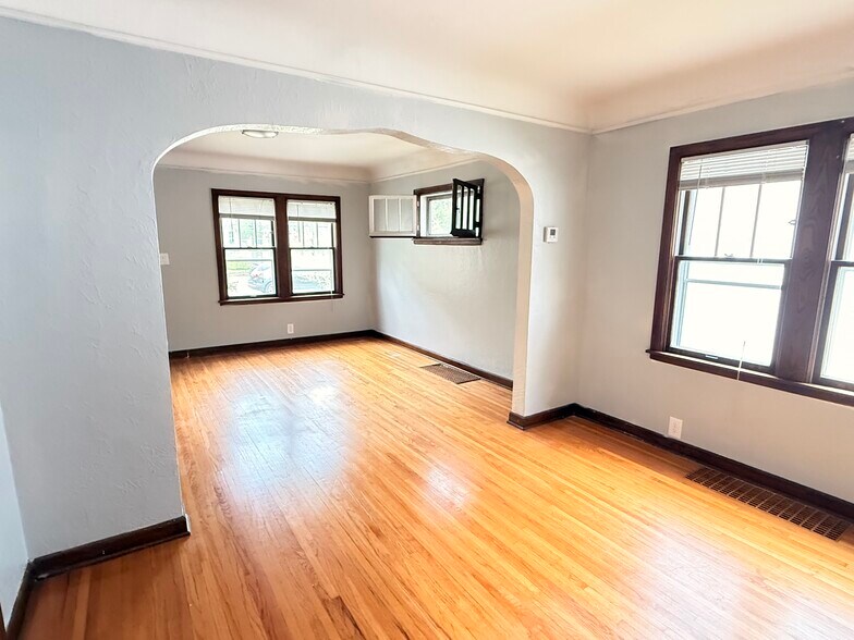 Building Photo - 4325 Minnehaha Ave