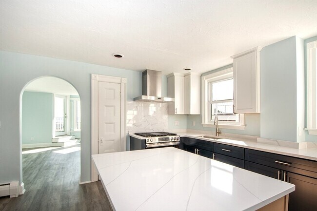 Building Photo - 7 Whitehead Ave