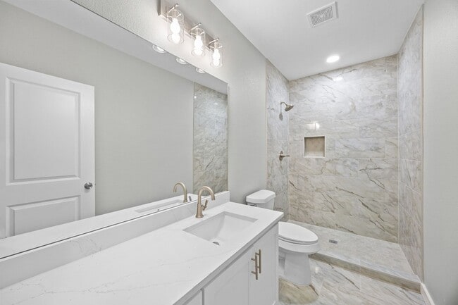 Building Photo - 3916 Kennon St