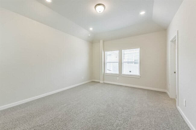 Building Photo - 583 Avisa Dr
