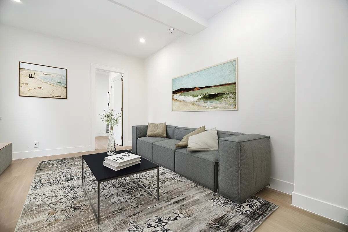 Building Photo - 138 E 38th St