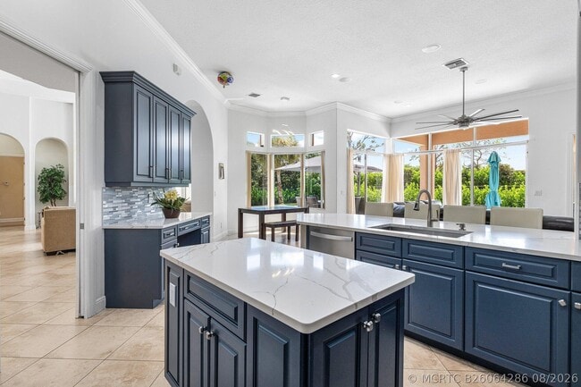 Building Photo - 3381 Lago De Talavera
