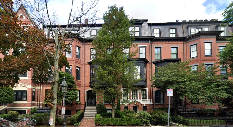 Building Photo - 301 Marlborough St