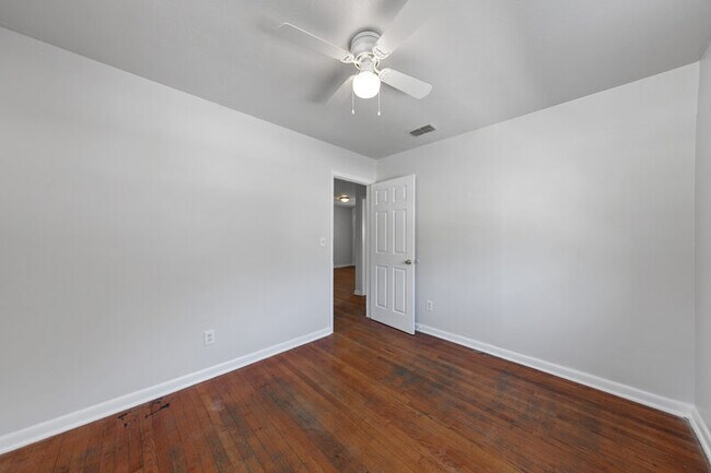 Building Photo - 1531 Louisiana St