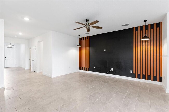 Building Photo - 33034 Sand Creek Dr