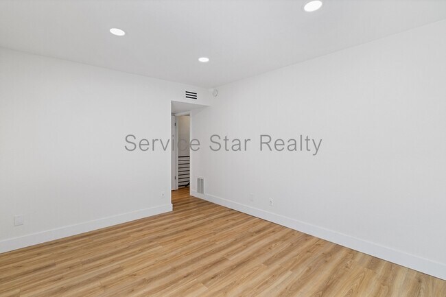 Building Photo - 4860 N 73rd St