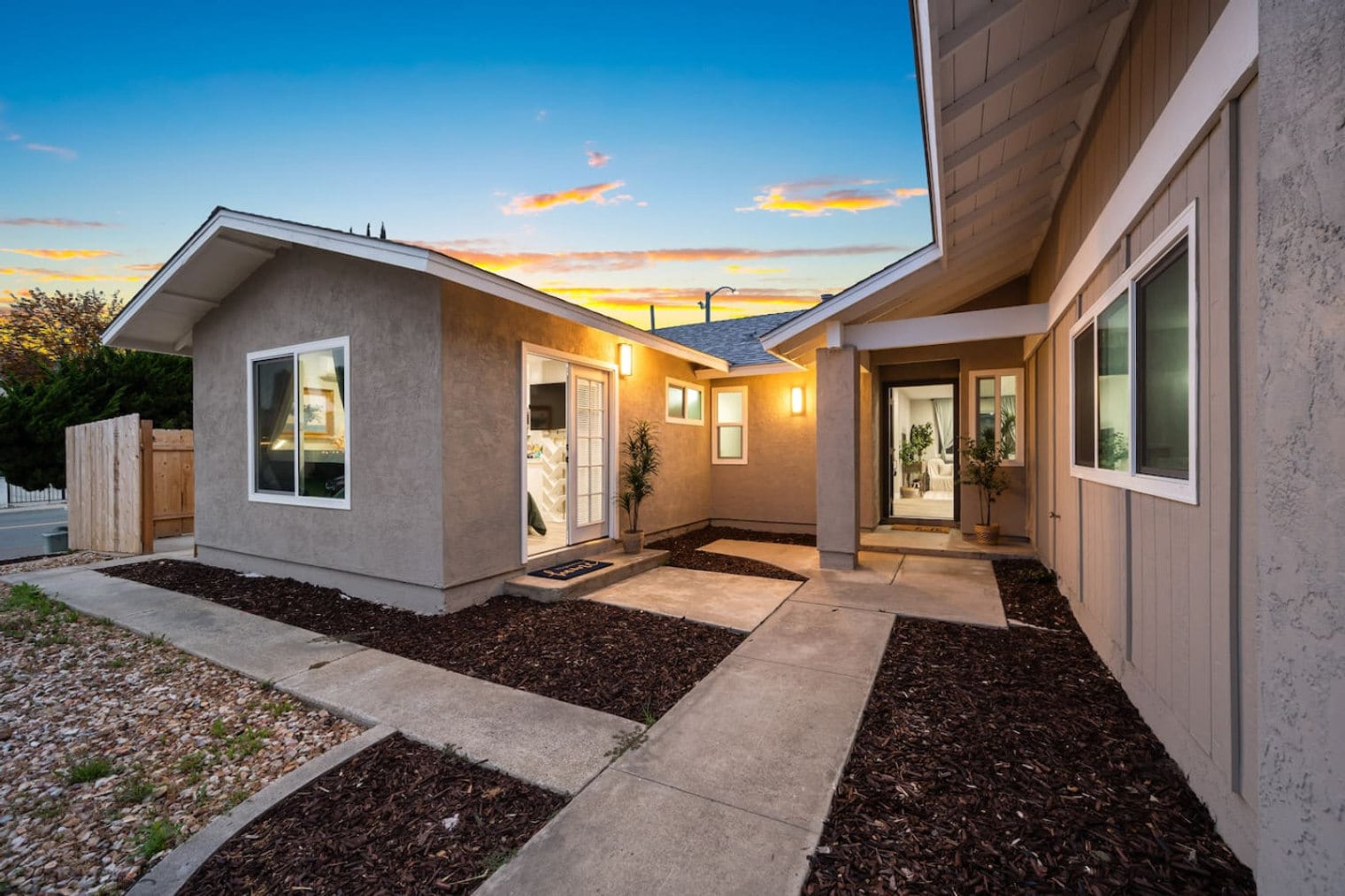 Building Photo - 9804 Costa Lago St