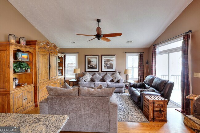 Building Photo - 377 E River Bend Dr