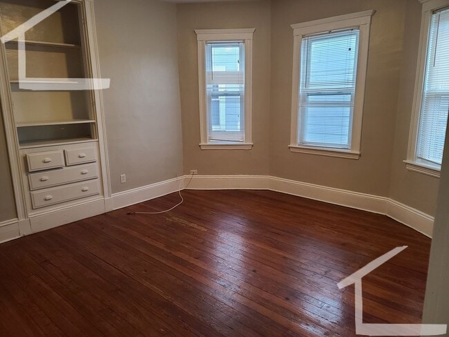 Building Photo - 4 bed 1 bath in Brighton....