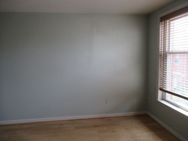 Building Photo - Bright and Cozy Two Bedroom Condo, One Blo...