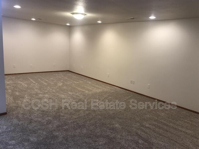 Building Photo - 1342 N Aksarben Ct