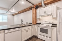 Interior Photo - Annie's Studio's