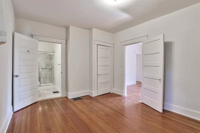 Building Photo - 476 Compton Rd