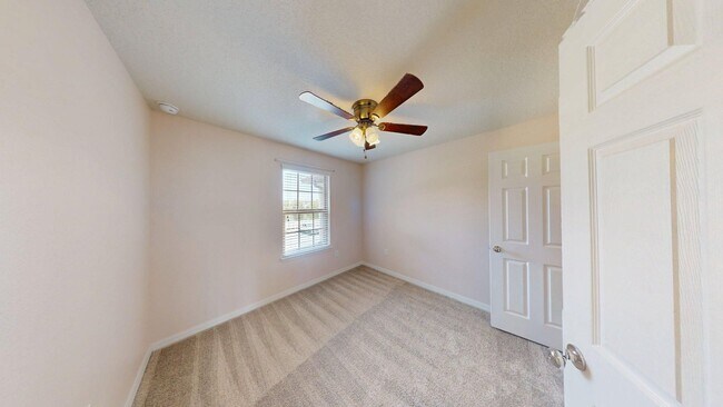 Building Photo - 3 BR 2.5 BA   TOWNHOME  - Bayberry Subdivi...