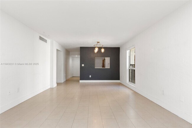 Building Photo - 6890 N Kendall Dr