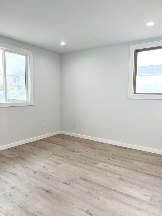 Building Photo - 2 Maywood Ave