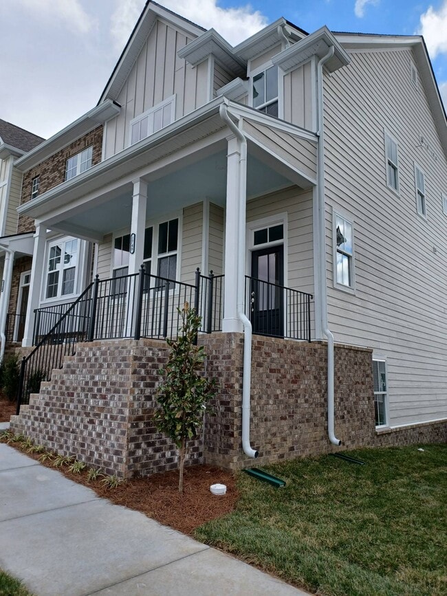 Building Photo - 1748 Park Terrace Ln