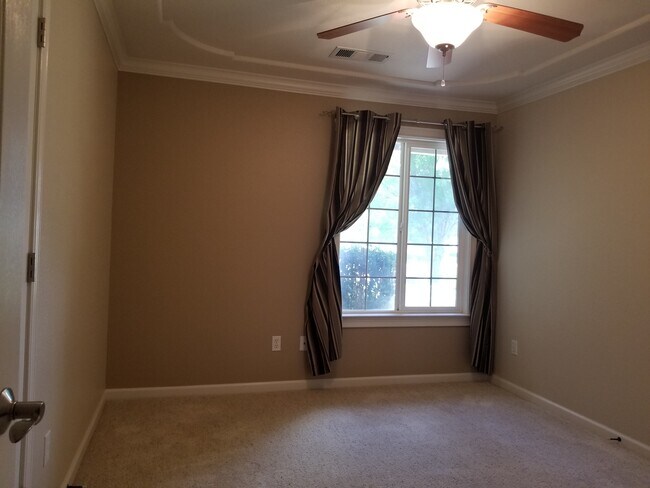 Building Photo - 4057 Saffron Way