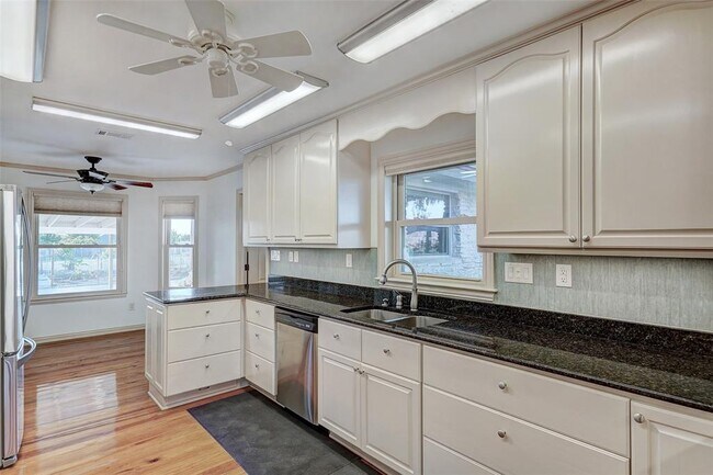 Building Photo - 800 Co Rd 117