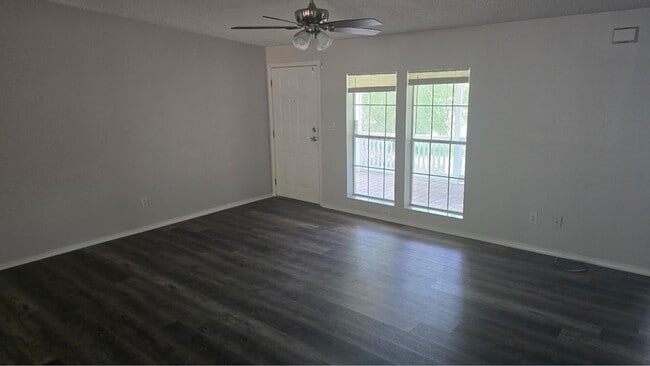 Building Photo - 6230 Anniedora Ln